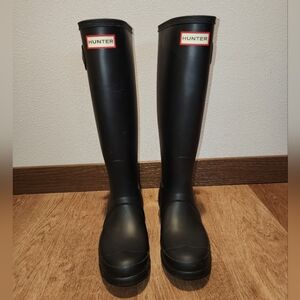 Hunter Original tall Rain boots size 6 in black